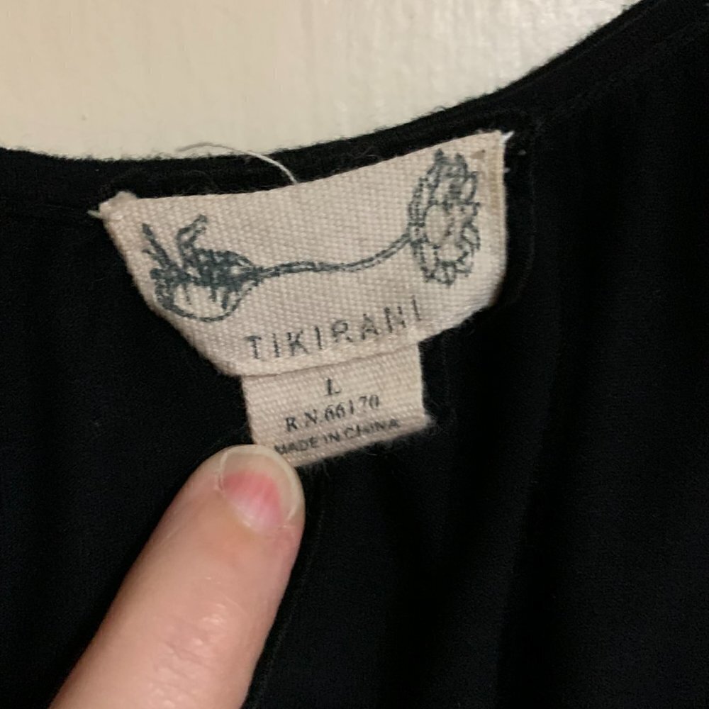 URBAN OUTFITTERS TIKIRANI Eyelet Lace Black Blouse. Size Large - Picture 3 of 7